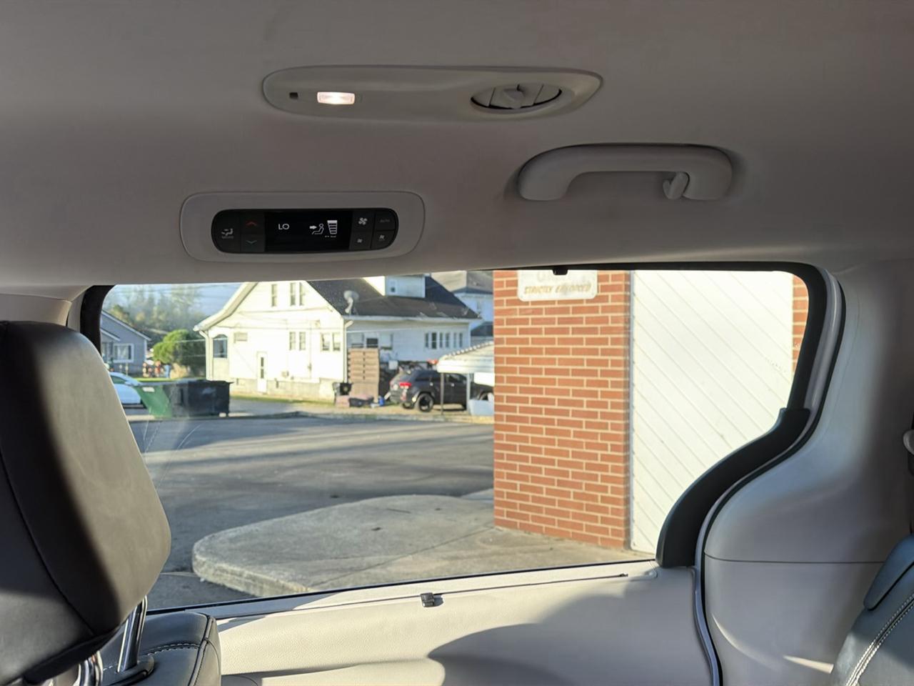 Chrysler Pacifica Touring L 2024