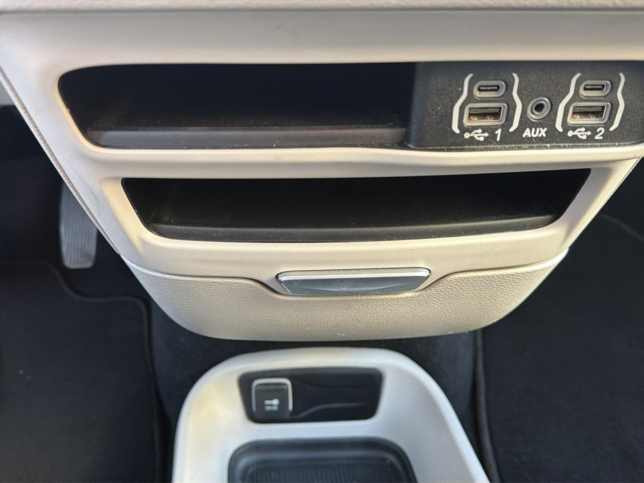 Chrysler Pacifica Touring L 2024