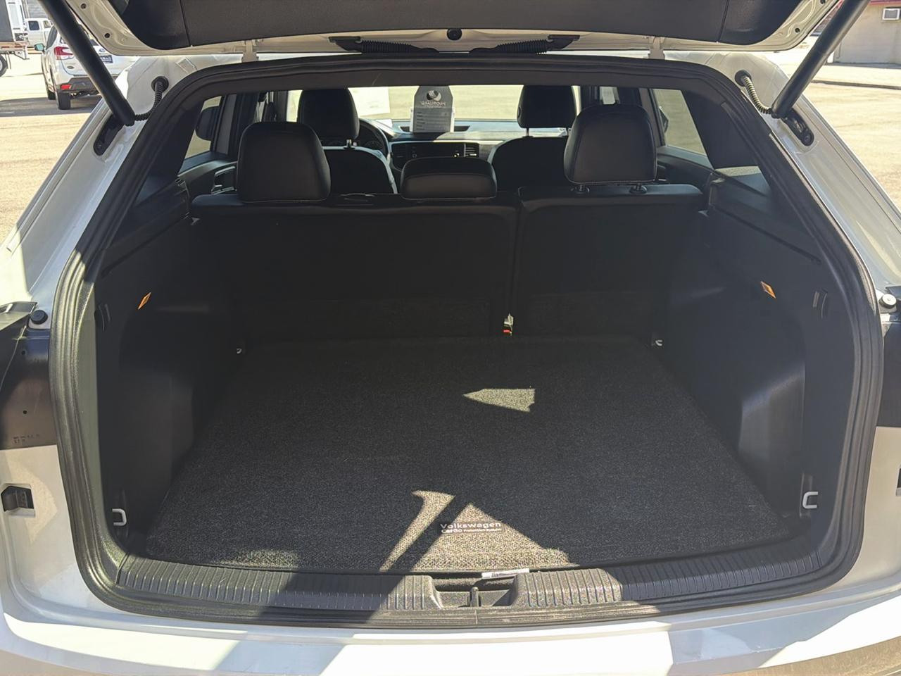 Volkswagen Atlas Cross Sport SE w/Technology 2021