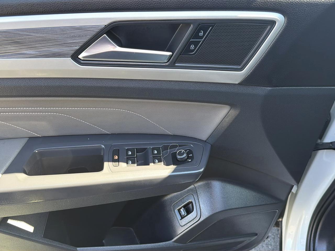 Volkswagen Atlas Cross Sport SE w/Technology 2021