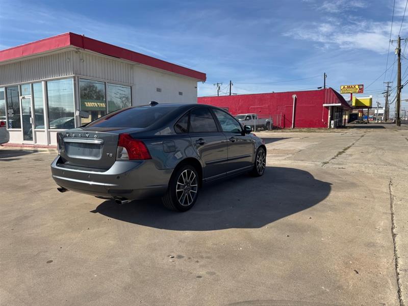 Volvo S40 T5 R-Design 2011