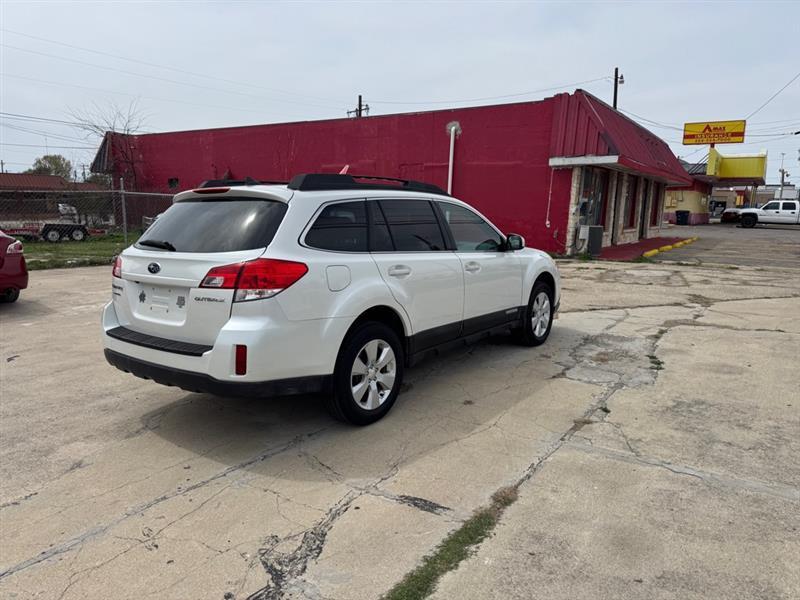 Subaru Outback 2.5i Limited 2011