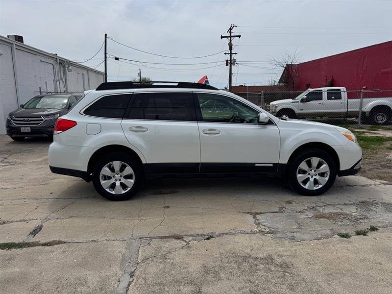 Subaru Outback 2.5i Limited 2011