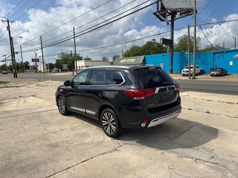 Mitsubishi Outlander SE 2WD 2019
