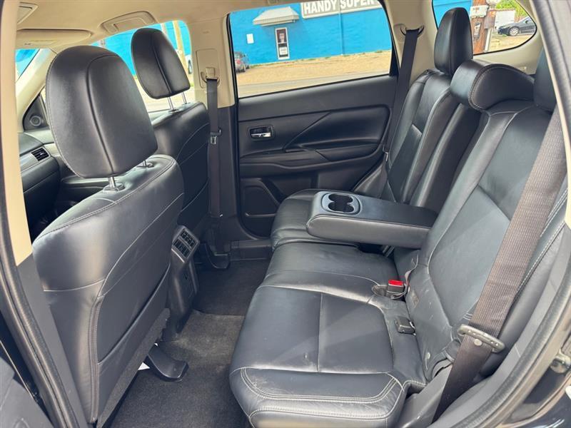 Mitsubishi Outlander SE 2WD 2019