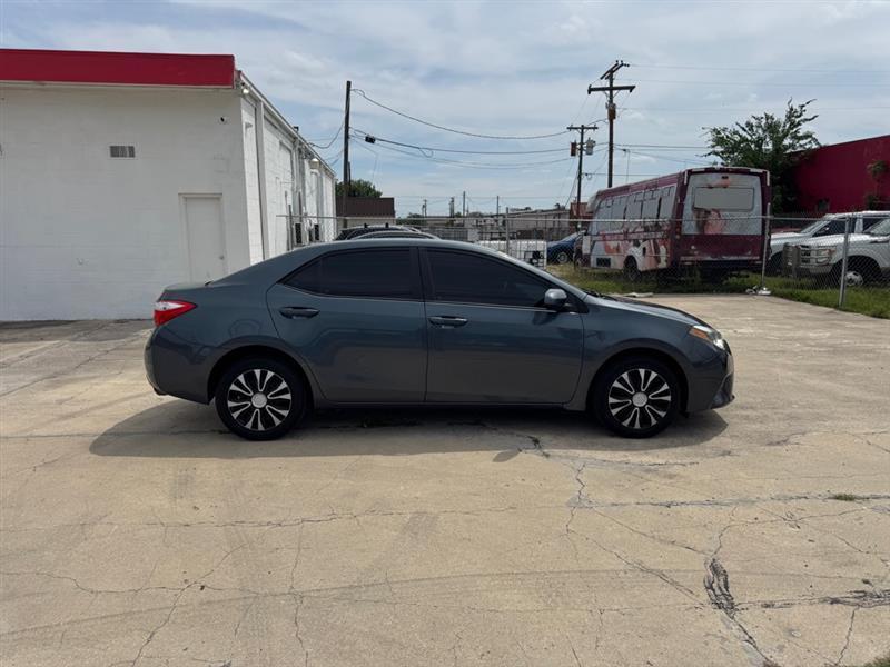 Toyota Corolla LE CVT 2015