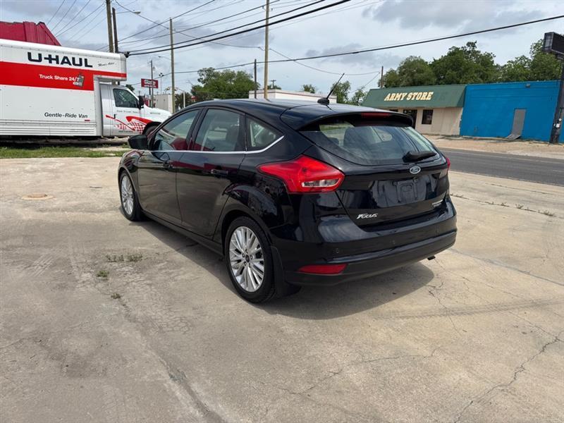 Ford Focus Titanium Hatch 2016