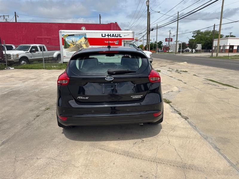 Ford Focus Titanium Hatch 2016