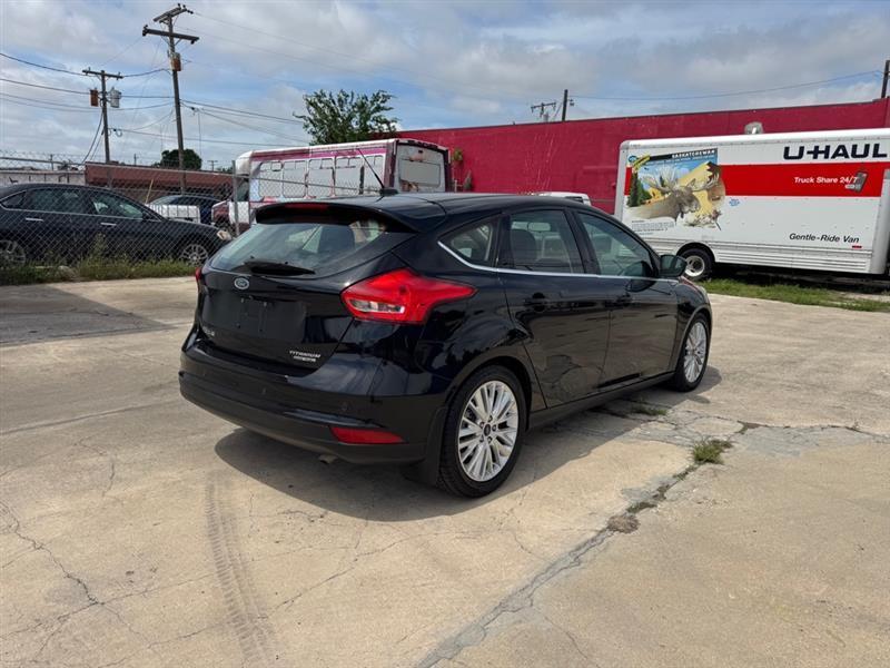 Ford Focus Titanium Hatch 2016