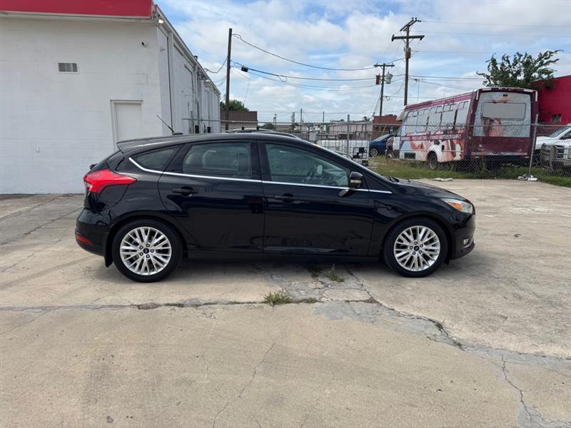 Ford Focus Titanium Hatch 2016