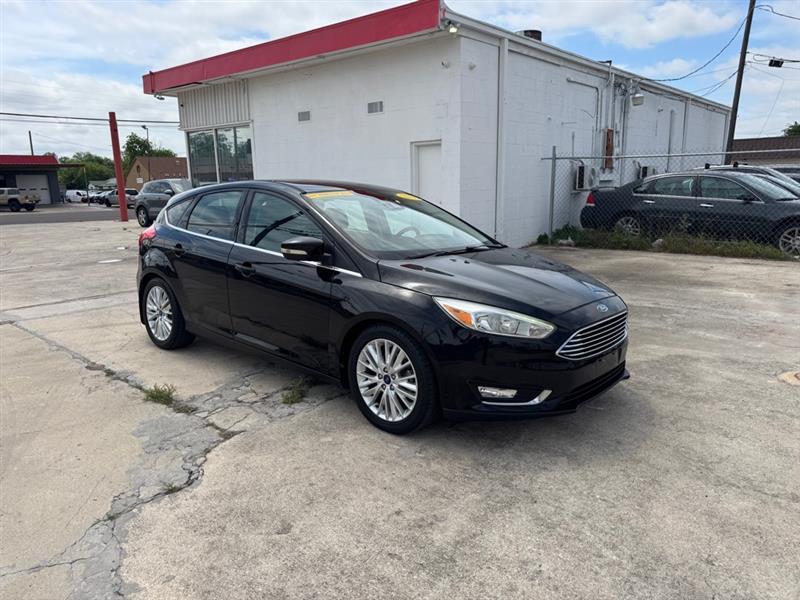 Ford Focus Titanium Hatch 2016