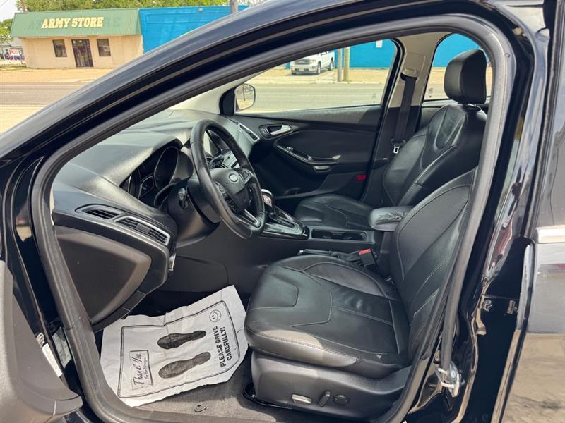 Ford Focus Titanium Hatch 2016