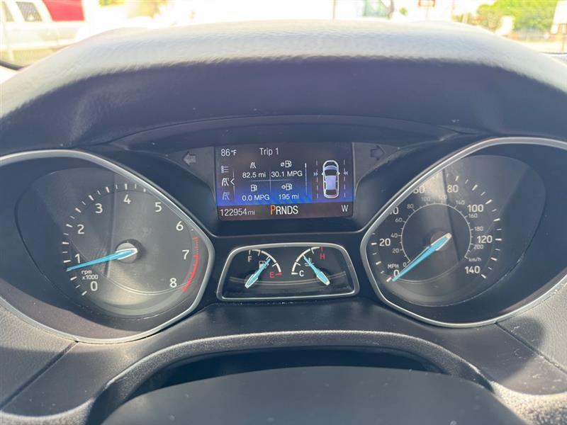 Ford Focus Titanium Hatch 2016