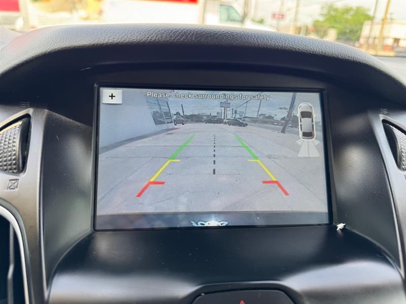 Ford Focus Titanium Hatch 2016