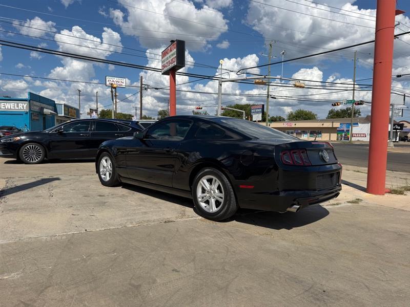 2014 Ford Mustang V6 - Photo 4