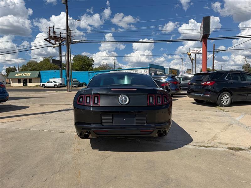 2014 Ford Mustang V6 - Photo 5