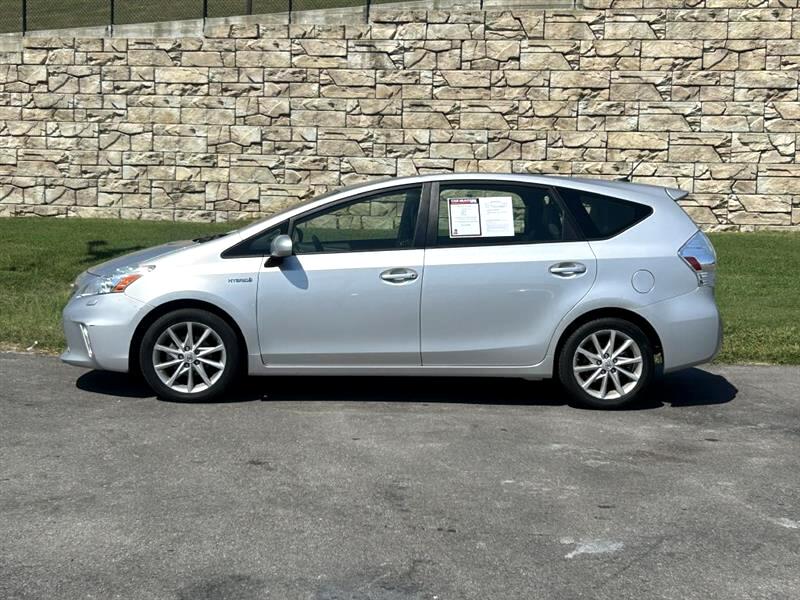2014 Toyota Prius V Three photo 2