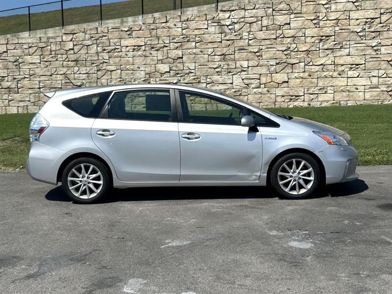 2014 Toyota Prius V Three photo 3