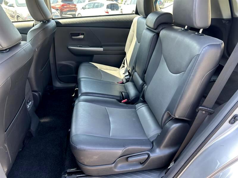 2014 Toyota Prius V Three photo 11
