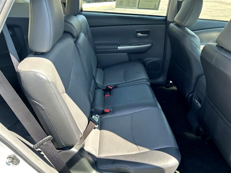 2014 Toyota Prius V Three photo 12