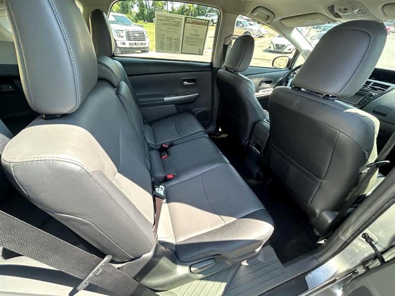 2014 Toyota Prius V Three photo 13