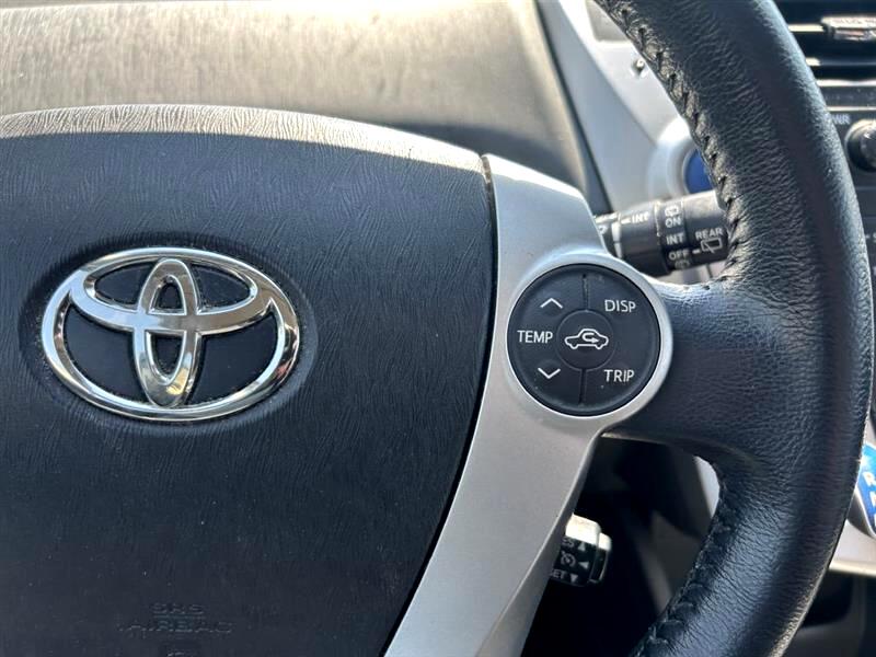 2014 Toyota Prius V Three photo 17