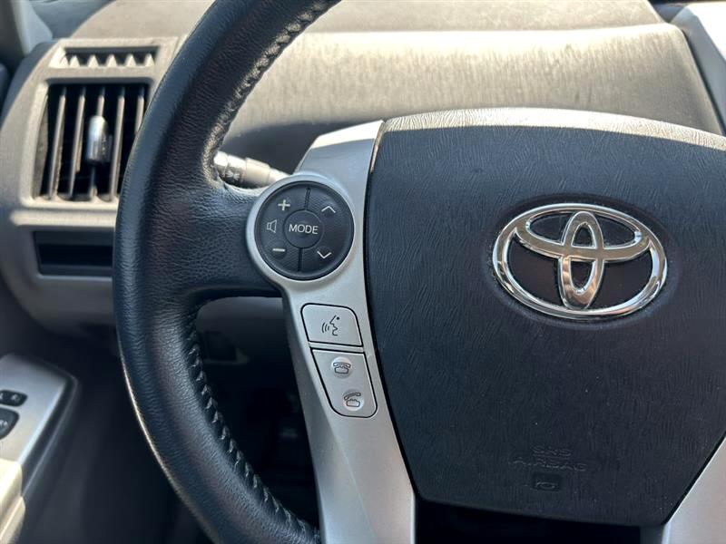 2014 Toyota Prius V Three photo 18