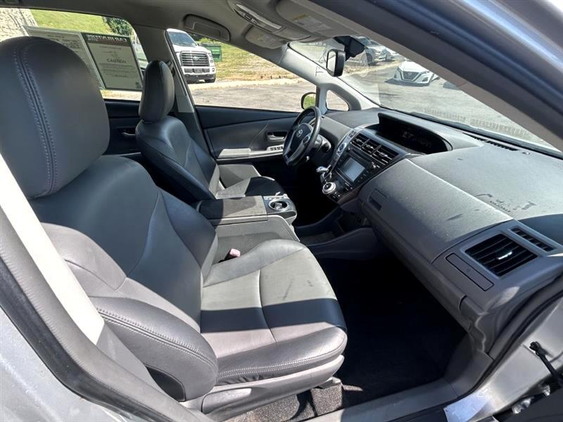 2014 Toyota Prius V Three photo 20