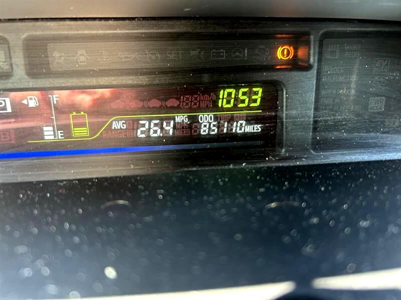 2014 Toyota Prius V Three photo 22