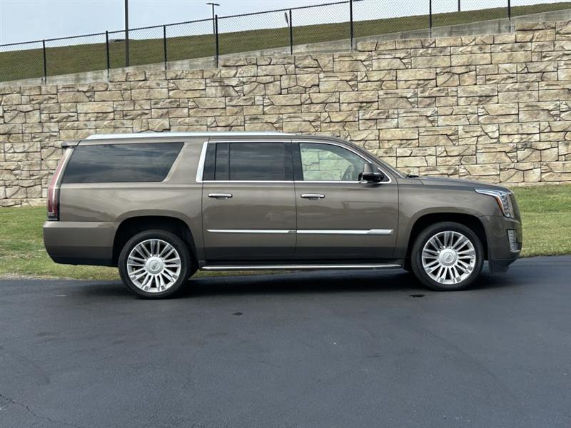 2015 Cadillac Escalade ESV Platinum photo 3