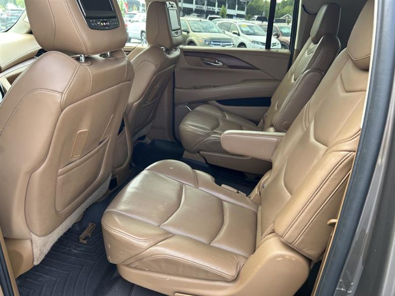 2015 Cadillac Escalade ESV Platinum photo 11