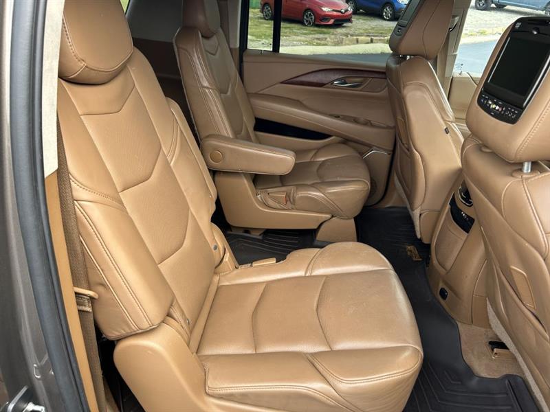 2015 Cadillac Escalade ESV Platinum photo 14