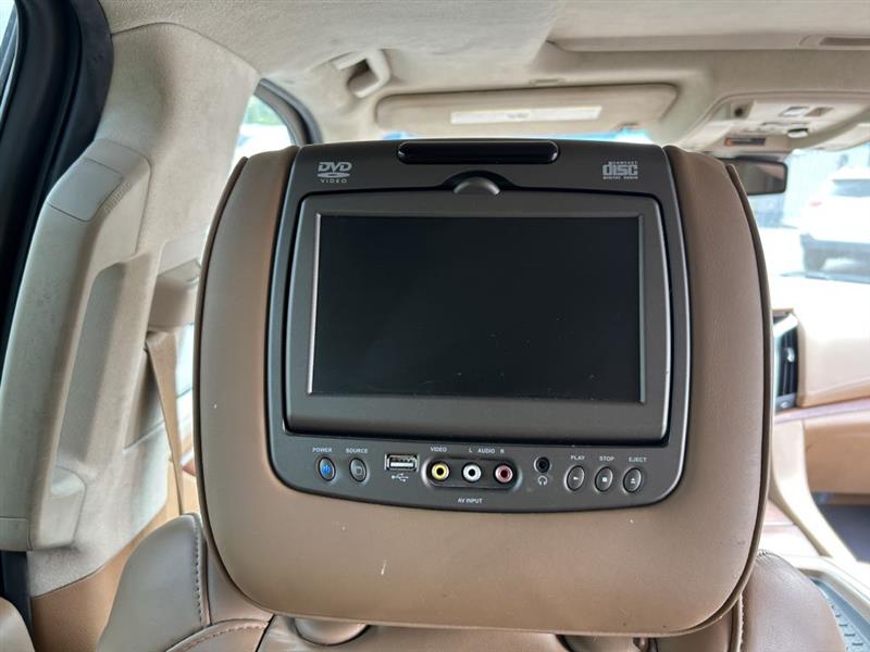 2015 Cadillac Escalade ESV Platinum photo 17