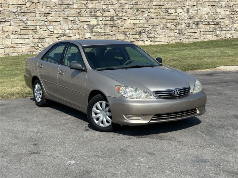 2005 Toyota Camry LE