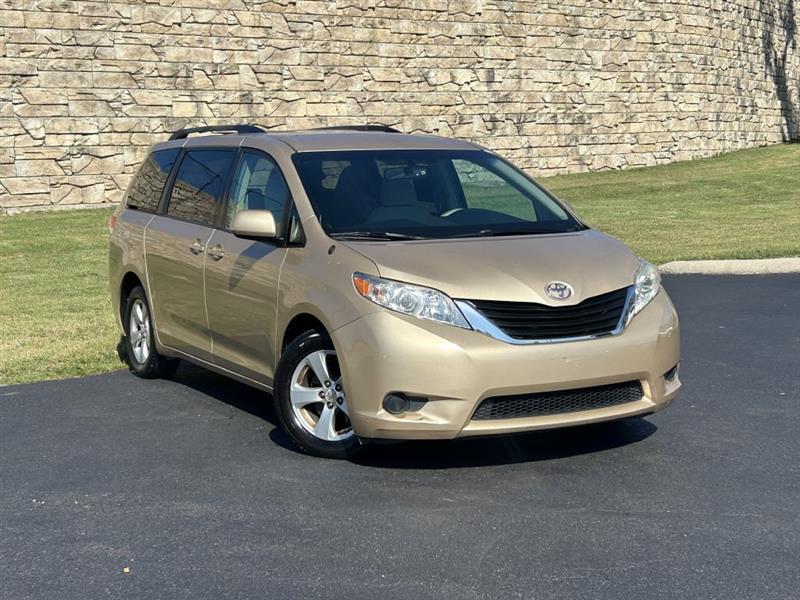 2011 Toyota Sienna LE 8-Pass V6