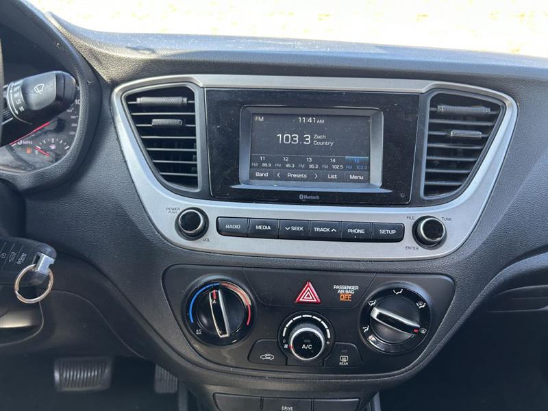 2020 Hyundai Accent SE photo 15