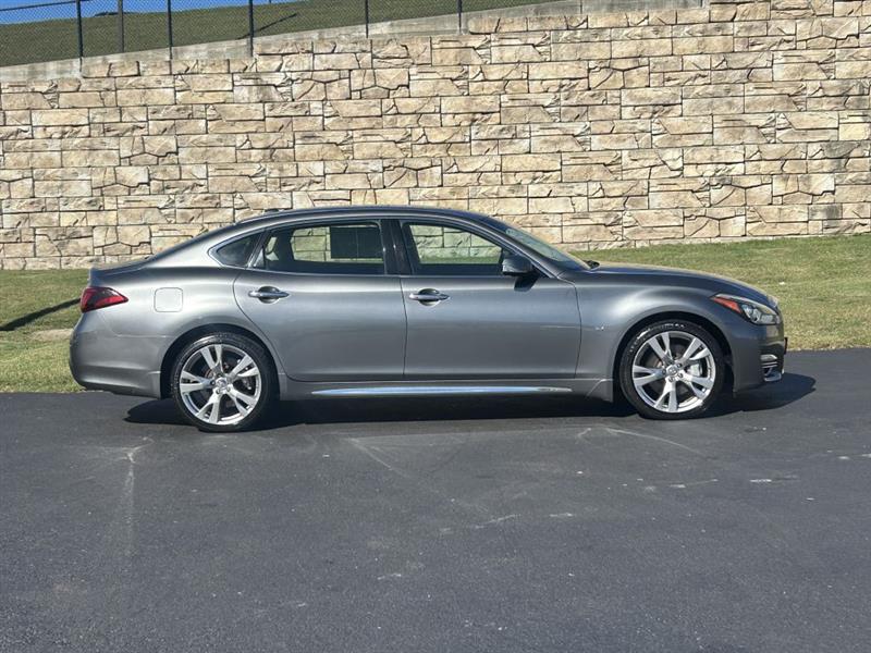 2017 Infiniti Q70 3.7 AWD photo 3