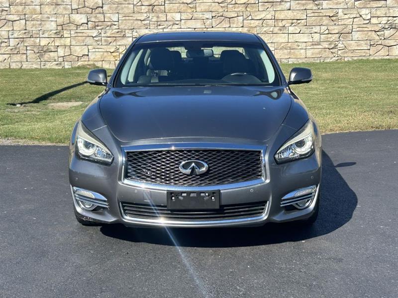 2017 Infiniti Q70 3.7 AWD photo 4