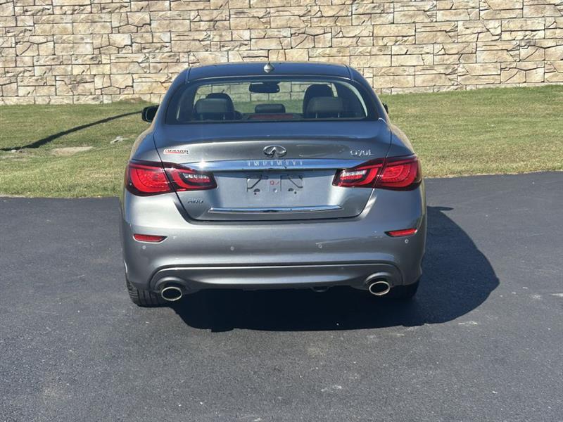 2017 Infiniti Q70 3.7 AWD photo 5