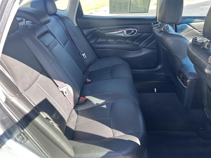 2017 Infiniti Q70 3.7 AWD photo 13