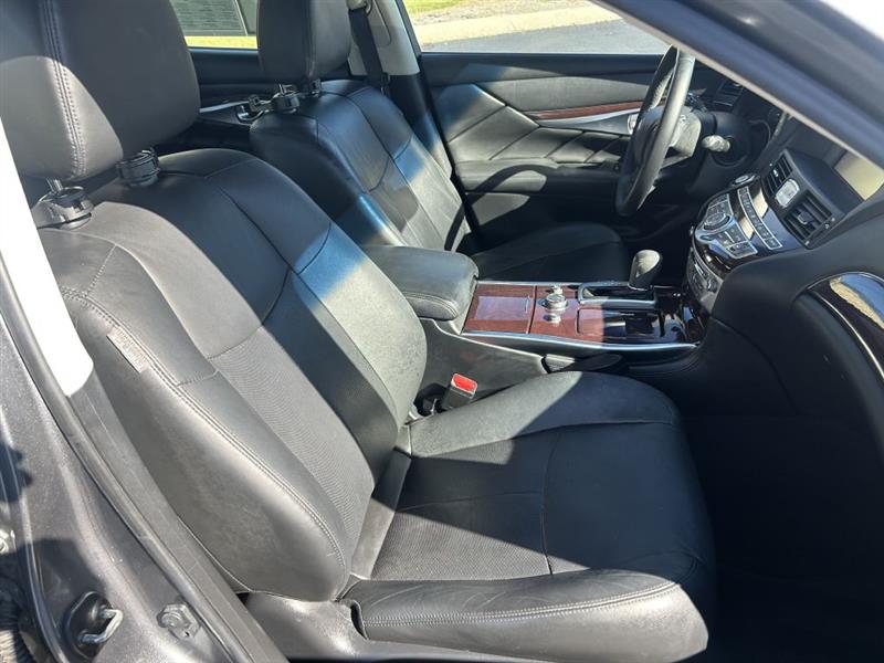 2017 Infiniti Q70 3.7 AWD photo 14