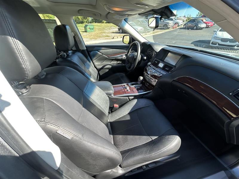 2017 Infiniti Q70 3.7 AWD photo 15