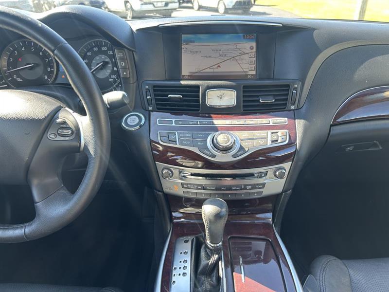 2017 Infiniti Q70 3.7 AWD photo 17