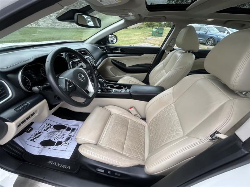 2019 Nissan Maxima Platinum photo 10
