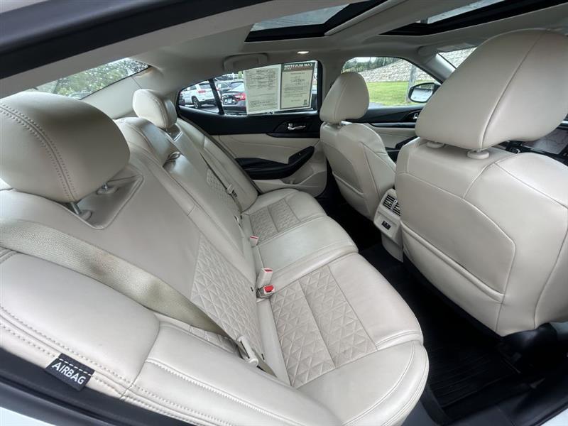2019 Nissan Maxima Platinum photo 15