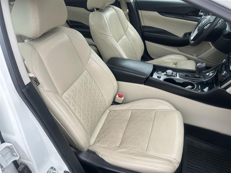 2019 Nissan Maxima Platinum photo 19