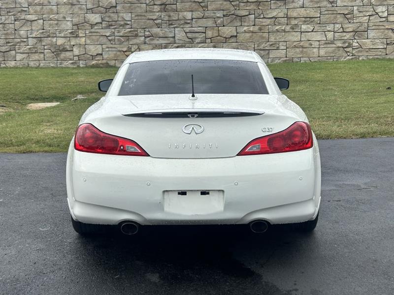 2010 Infiniti G37 photo 8