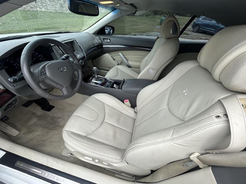 2010 Infiniti G37 photo 12