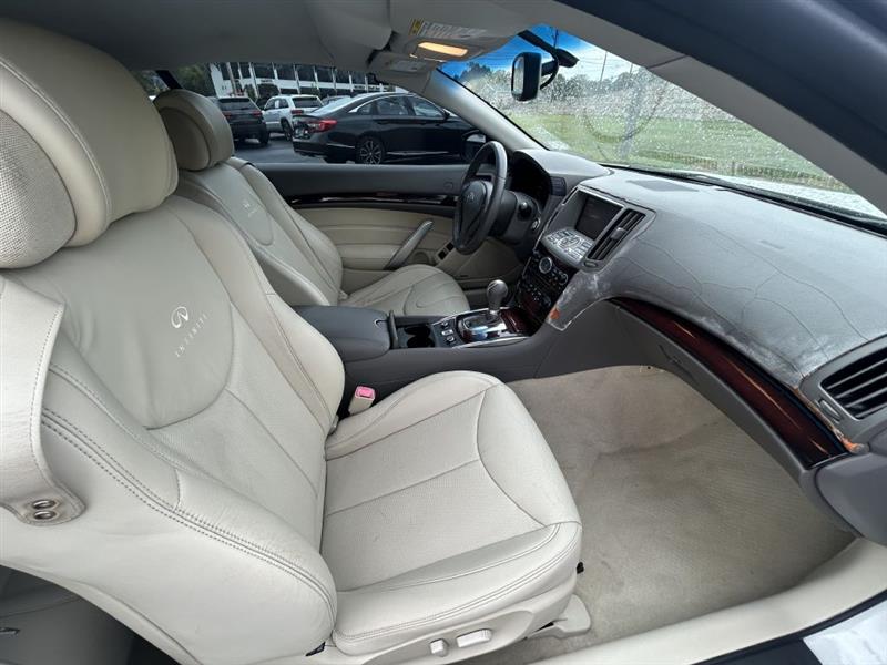 2010 Infiniti G37 photo 15