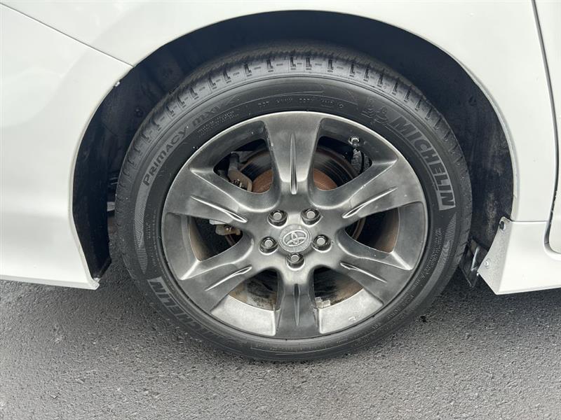 2011 Toyota Sienna Base photo 6